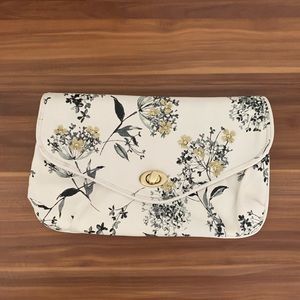 Floral pattern handbag